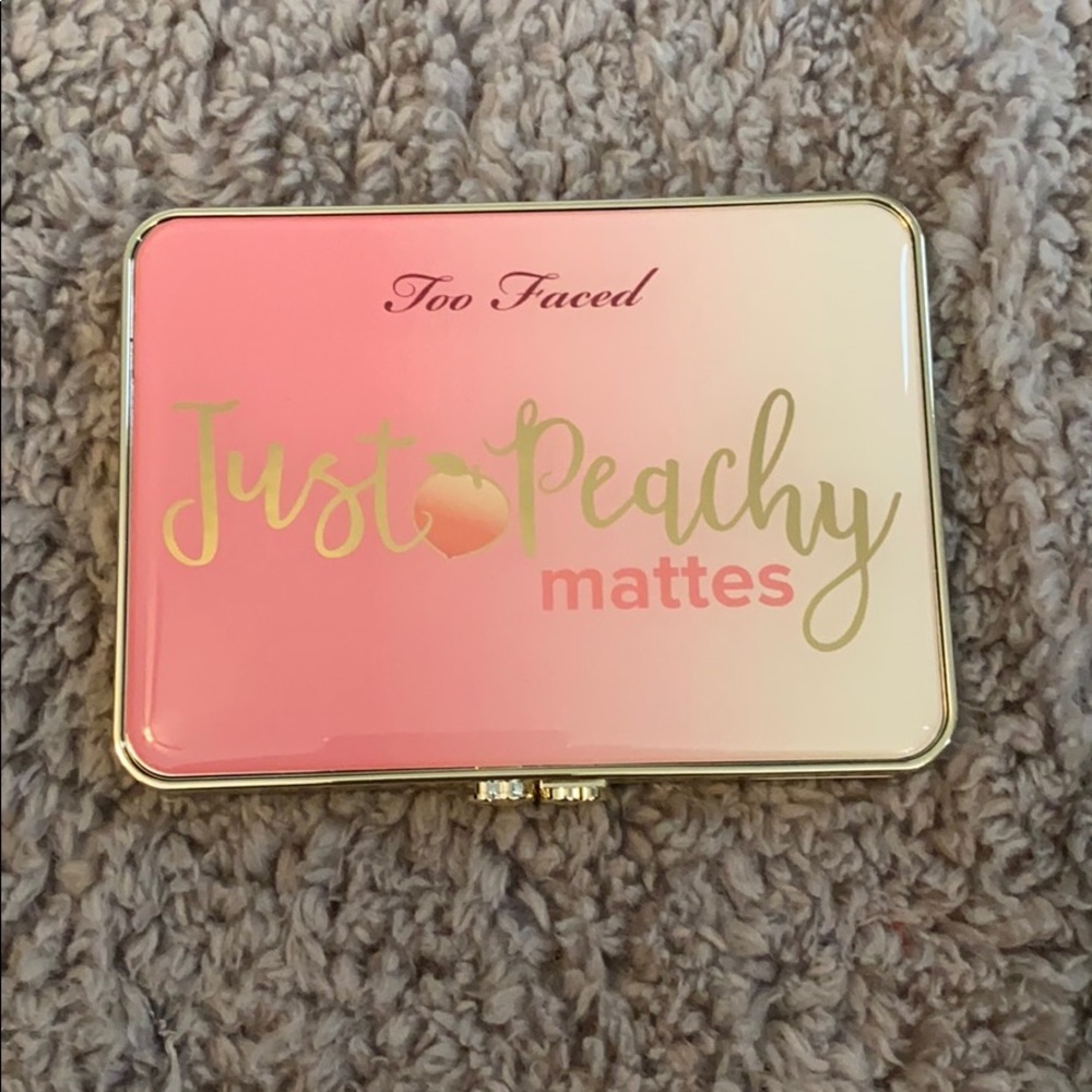Too Faced Just Peachy Palette